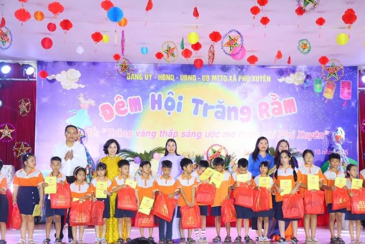 Đêm hội trăng rằm “Thắp sáng ước mơ thiếu nhi Phú Xuyên”- Ảnh 15.