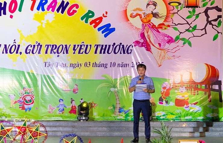 Thiếu nhi phường Tây Tựu náo nức vui  “Đêm hội Trăng rằm 2025”- Ảnh 1.