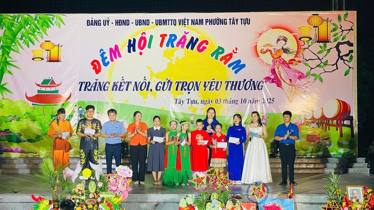 Thiếu nhi phường Tây Tựu náo nức vui  “Đêm hội Trăng rằm 2025”- Ảnh 2.