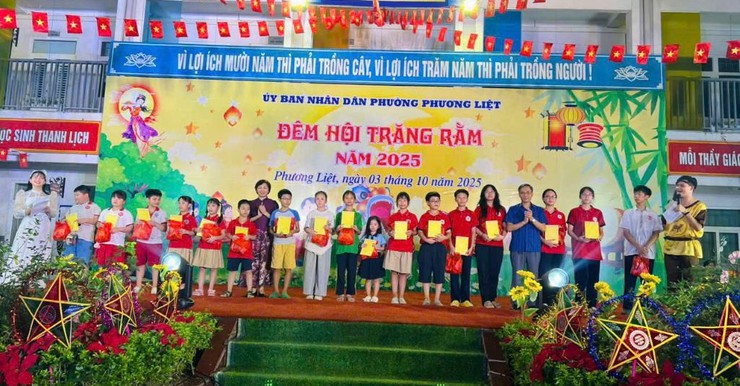 Thiếu nhi phương Phương Liệt vui Tết Trung thu và chia sẻ yêu thương- Ảnh 5.