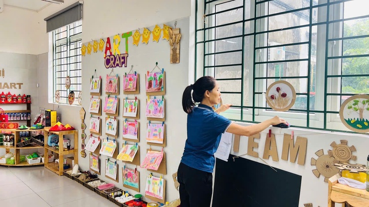 CÁN BỘ, GIÁO VIÊN, NHÂN VIÊN TRƯỜNG MẦM NON CỔ NHUẾ 2 TÍCH CỰC VỆ SINH MÔI TRƯỜNG SAU MƯA BÃO- Ảnh 3.