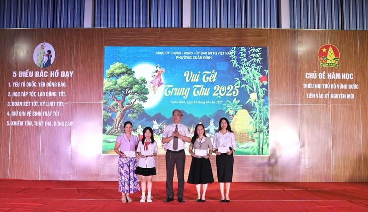 Phường Xuân Đỉnh: Lung linh "Đêm hội Trăng rằm 2025”- Ảnh 3.