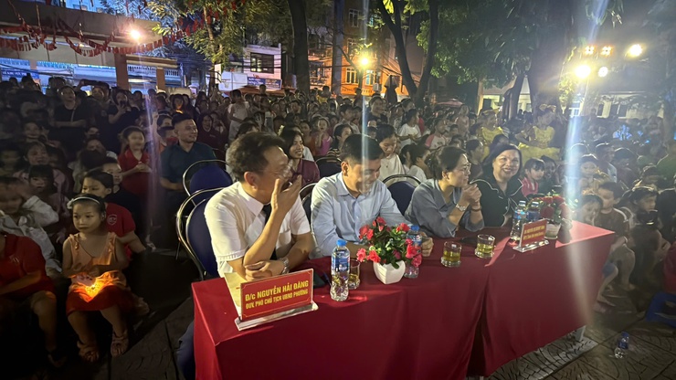 TƯNG BỪNG “ĐÊM HỘI TRĂNG RẰM TRUNG THU 2025” – THỂ HIỆN SỰ QUAN TÂM SÂU SẮC CỦA CHÍNH QUYỀN PHƯỜNG HỒNG HÀ DÀNH CHO THIẾU NHI- Ảnh 2.