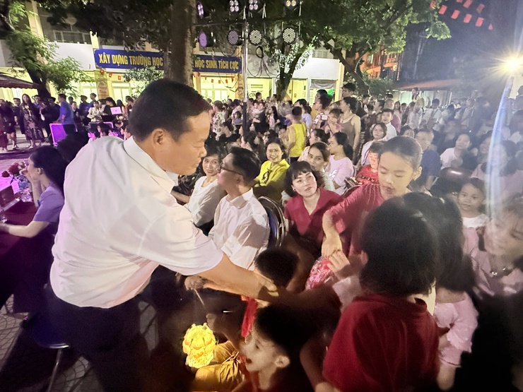 TƯNG BỪNG “ĐÊM HỘI TRĂNG RẰM TRUNG THU 2025” – THỂ HIỆN SỰ QUAN TÂM SÂU SẮC CỦA CHÍNH QUYỀN PHƯỜNG HỒNG HÀ DÀNH CHO THIẾU NHI- Ảnh 20.