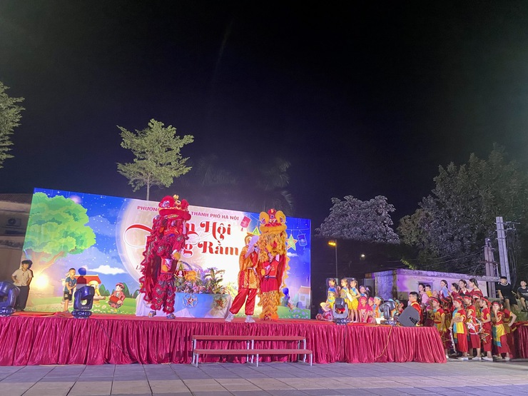 Tưng bừng lễ hội "Đêm hội Trăng Rằm" trên địa bàn Phường Lĩnh Nam- Ảnh 7.
