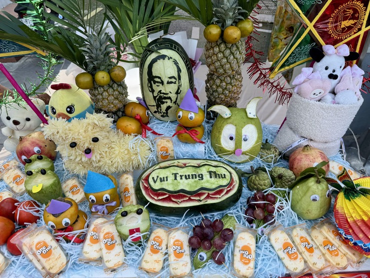 Tưng bừng lễ hội "Đêm hội Trăng Rằm" trên địa bàn Phường Lĩnh Nam- Ảnh 4.