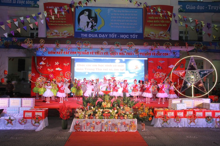 Tưng bừng “Đêm hội trăng rằm” năm 2025 phường Xuân Phương - Ảnh 5.
