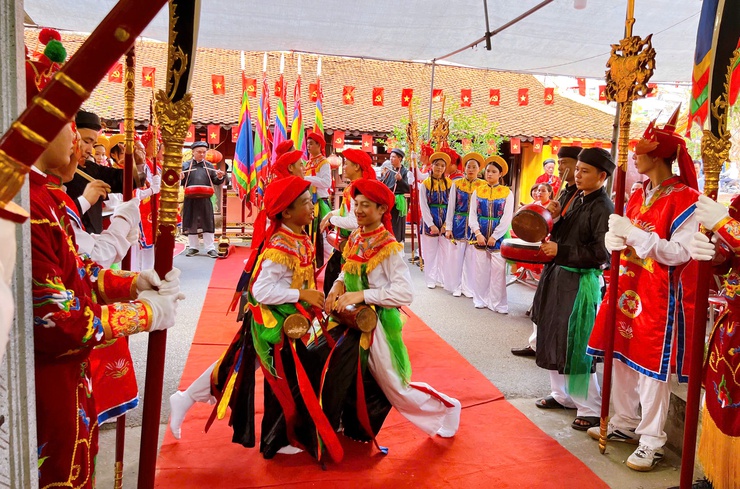 1237 năm Ngày hoá Bố Cái Đại Vương Phùng Hưng: Gìn giữ và phát huy giá trị văn hóa lịch sử- Ảnh 10.