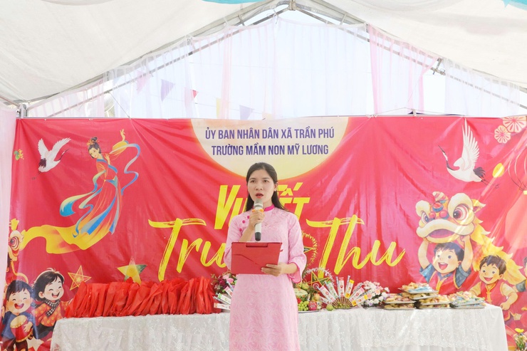TRƯỜNG MẦM NON MỸ LƯƠNG, TRƯỜNG TIỂU HỌC TRẦN PHÚ B TƯNG BỪNG TỔ CHỨC TẾT TRUNG THU CHO CÁC BÉ- Ảnh 1.