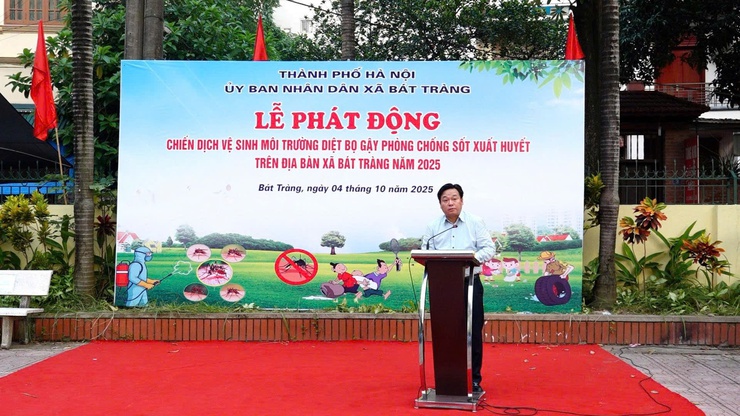 Bát Tràng phát động chiến dịch tổng vệ sinh môi trường, diệt bọ gậy, phòng chống sốt xuất huyết- Ảnh 1.