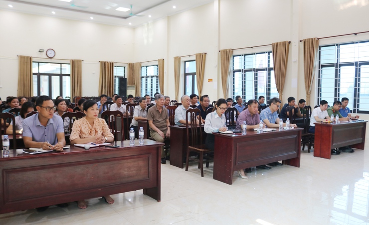 Đồng chí Nguyễn Trung Thành- Phó Bí thư Đảng ủy, Chủ tịch UBND xã Quốc Oai dự sinh hoạt chi bộ thường kỳ với Chi bộ thôn Quảng Yên- Ảnh 1.