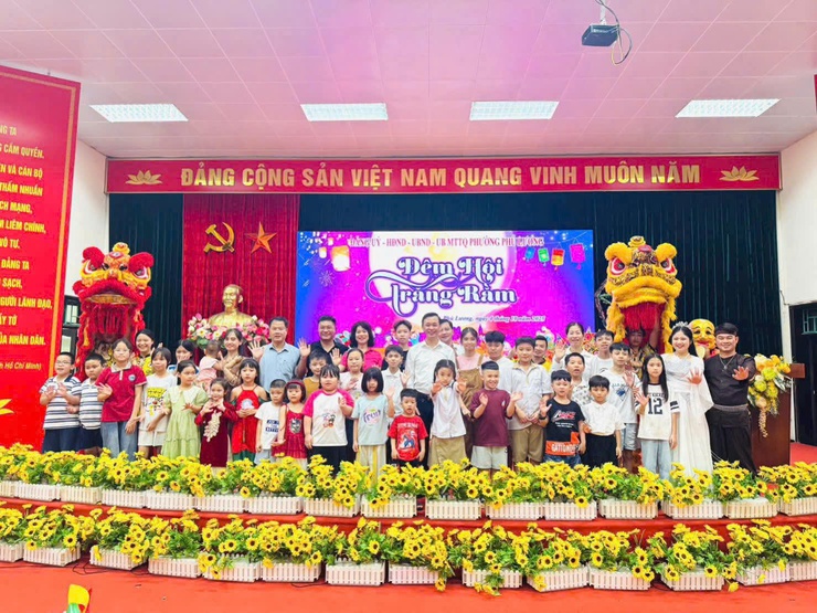 Phường Phú Lương tưng bừng “Đêm hội trăng rằm” năm 2025- Ảnh 1.