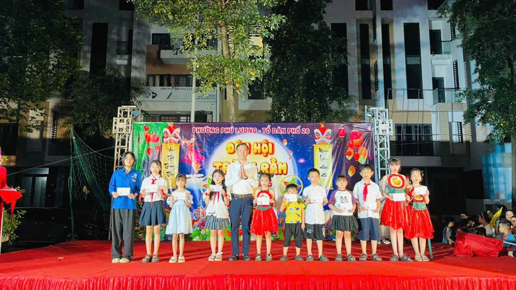 Phường Phú Lương tưng bừng “Đêm hội trăng rằm” năm 2025- Ảnh 3.