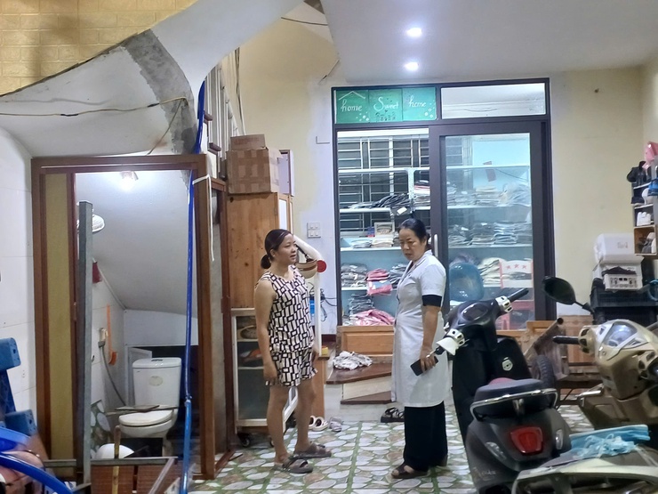 TRẠM Y TẾ THỰC HIỆN PHUN KHỬ KHUẨN PHÒNG CHỐNG DỊCH BỆNH SAU NGẬP LỤT TẠI TDP SỐ 2,3 MIÊU NHA - HẬU QUẢ MƯA BÃO SỐ 10 – CHUẨN BỊ PHÒNG CHỐNG BÃO SỐ 11 - Ảnh 2.