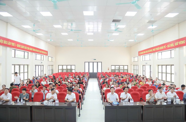 XÃ NỘI BÀI TỔ CHỨC HỘI NGHỊ PHÁT ĐỘNG NGÀY CHUYỂN ĐỔI SỐ QUỐC GIA- Ảnh 1.