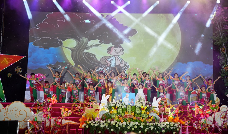 Sơn Tây tưng bừng "Đêm hội Trăng rằm – Trung thu Thành cổ, Sơn Tây xứ Đoài" năm 2025- Ảnh 5.