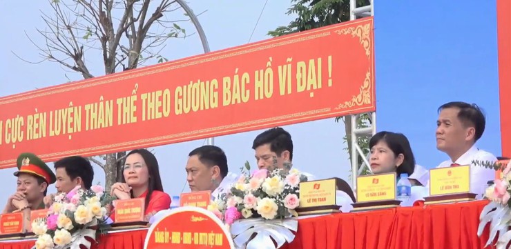 Xã Phúc Lộc long trọng khai mạc Đại hội Thể dục thể Thao lần thứ I năm 2025- Ảnh 1.