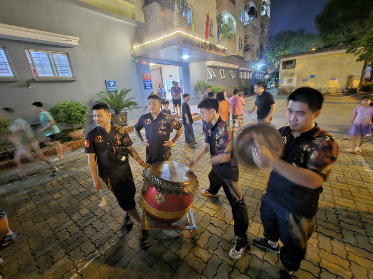 Thiếu nhi phường Phương Liệt rộn ràng đón Tết Trung thu, lan tỏa yêu thương- Ảnh 11.