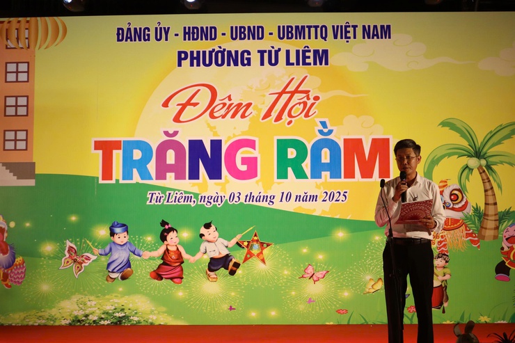 Sôi nổi “Đêm hội trăng rằm” của thiếu nhi phường Từ Liêm- Ảnh 3.
