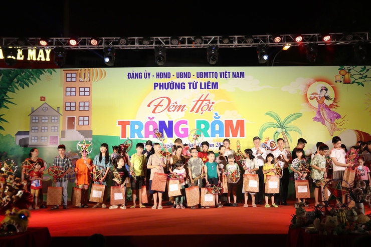 Sôi nổi “Đêm hội trăng rằm” của thiếu nhi phường Từ Liêm- Ảnh 7.