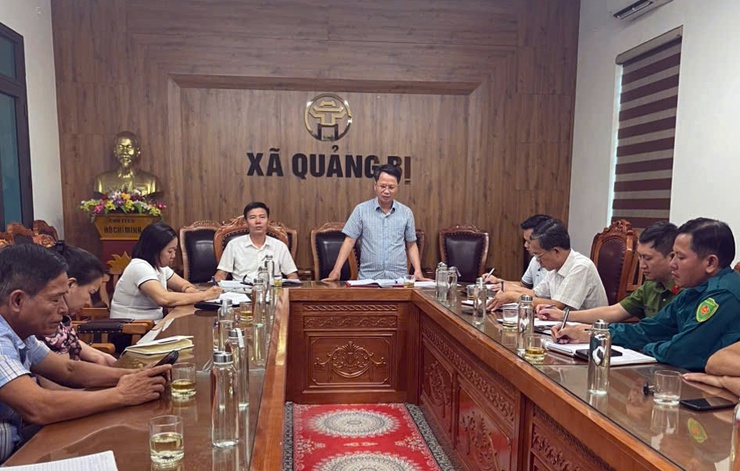 UBND xã Quảng Bị chỉ đạo ứng phó với bão số 11 (MATMO) và mưa lũ sạt lở đất trên địa bàn- Ảnh 4.