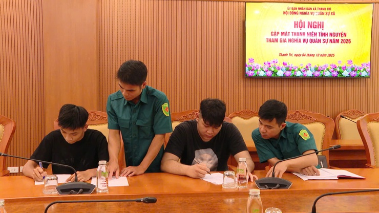 Thanh niên xã Thanh Trì: Hăng hái viết đơn tình nguyện nhập ngũ, nối tiếp truyền thống vẻ vang- Ảnh 2.
