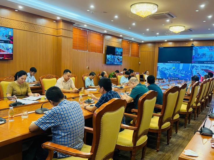 Xã Thanh Trì: Dự trực tuyến Hội nghị triển khai phương án ứng phó bão số 11, yêu cầu bảo đảm an toàn tuyệt đối cho nhân dân của Thành uỷ Hà Nội- Ảnh 4.