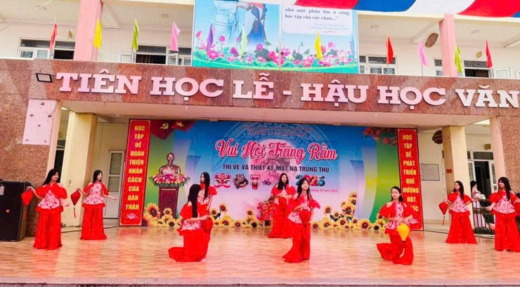 Tưng bừng “Vui hội Trăng rằm 2025” – sáng tạo hội thi vẽ và thiết kế mặt nạ trung thu tại Trường THCS Thạch Thán- Ảnh 3.