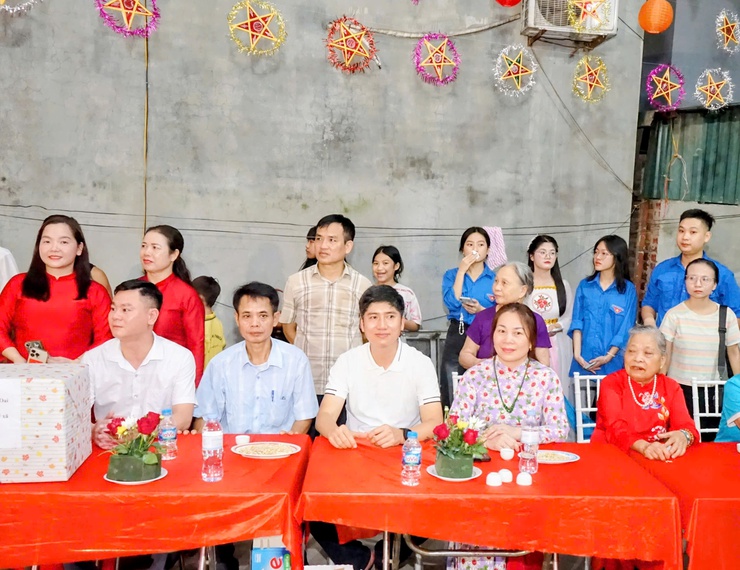 Thôn Thạch Thán 1 tưng bừng “Vui hội trăng rằm” – Đêm trăng đoàn viên, ấm tình quê hương- Ảnh 2.