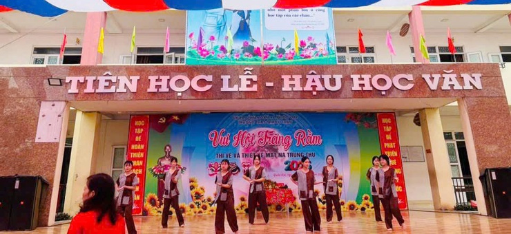 Tưng bừng “Vui hội Trăng rằm 2025” – sáng tạo hội thi vẽ và thiết kế mặt nạ trung thu tại Trường THCS Thạch Thán- Ảnh 2.