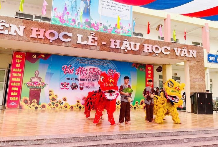 Tưng bừng “Vui hội Trăng rằm 2025” – sáng tạo hội thi vẽ và thiết kế mặt nạ trung thu tại Trường THCS Thạch Thán- Ảnh 4.