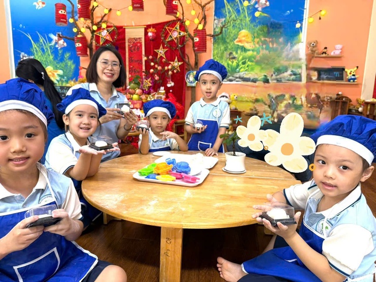 “MÙA TRĂNG YÊU THƯƠNG – CÙNG BÉ TỰ TIN TỎA SÁNG” TẠI TRƯỜNG MẦM NON QUỲNH ĐÔ- Ảnh 2.