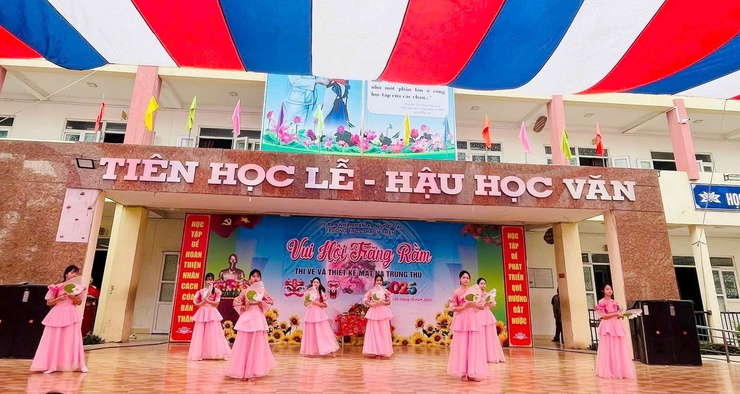 Tưng bừng “Vui hội Trăng rằm 2025” – sáng tạo hội thi vẽ và thiết kế mặt nạ trung thu tại Trường THCS Thạch Thán- Ảnh 1.