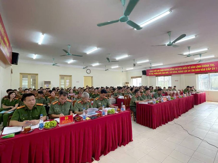 Đoàn công tác CATP Hà Nội làm việc, đánh giá toàn diện kết quả của Công an phường Thanh Xuân- Ảnh 1.