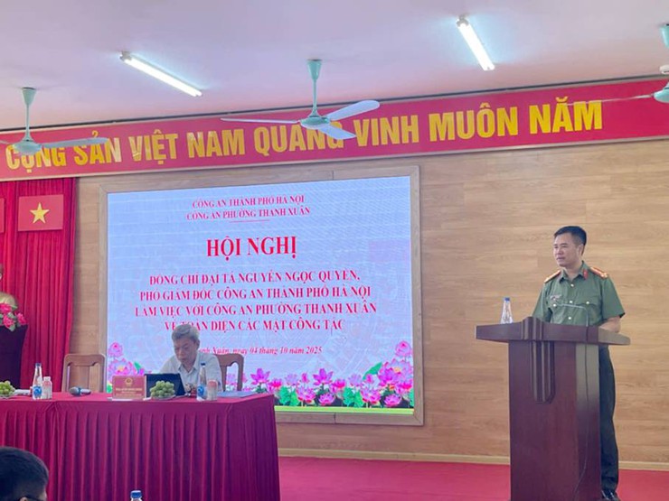 Đoàn công tác CATP Hà Nội làm việc, đánh giá toàn diện kết quả của Công an phường Thanh Xuân- Ảnh 2.