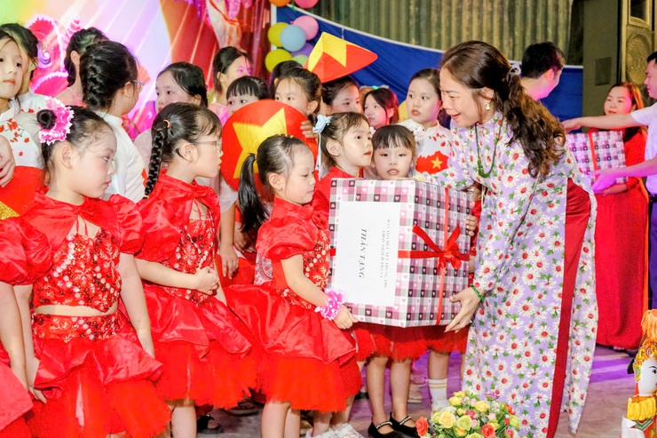 Thôn Thạch Thán 1 tưng bừng “Vui hội trăng rằm” – Đêm trăng đoàn viên, ấm tình quê hương- Ảnh 4.