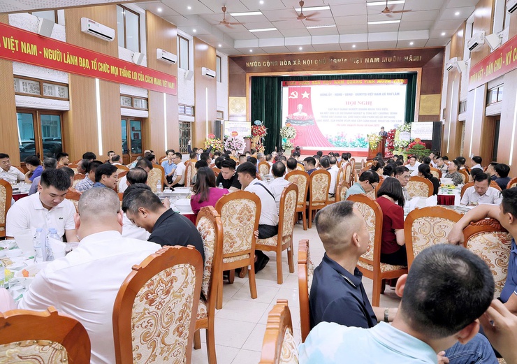 Xã Thư Lâm tổ chức Hội nghị gặp mặt doanh nghiệp, doanh nhân tiêu biểu, ra mắt CLB doanh nghiệp và Tổng kết chương trình trưng bày, quảng bá, giới thiệu sản phẩm đồ gỗ mỹ nghệ làng nghề sản phẩm ocop, hoa, cây cảnh nghệ thuật.- Ảnh 4.
