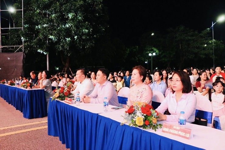 Nhiều hoạt động ý nghĩa tại Đêm hội trăng rằm phường Phúc Lợi năm 2025- Ảnh 1.