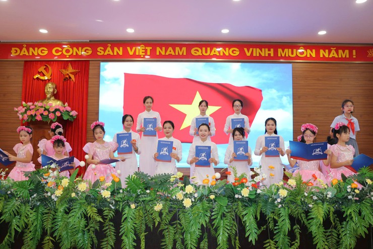 Biểu dương, khen thưởng 89 tập thể, cá nhân có thành tích xuất sắc trong công tác khuyến học, khuyến tài năm 2025- Ảnh 9.