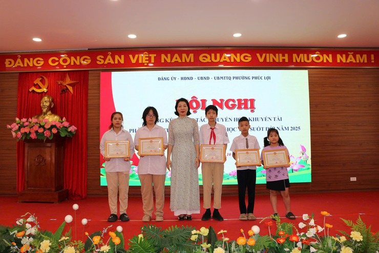 Biểu dương, khen thưởng 89 tập thể, cá nhân có thành tích xuất sắc trong công tác khuyến học, khuyến tài năm 2025- Ảnh 7.