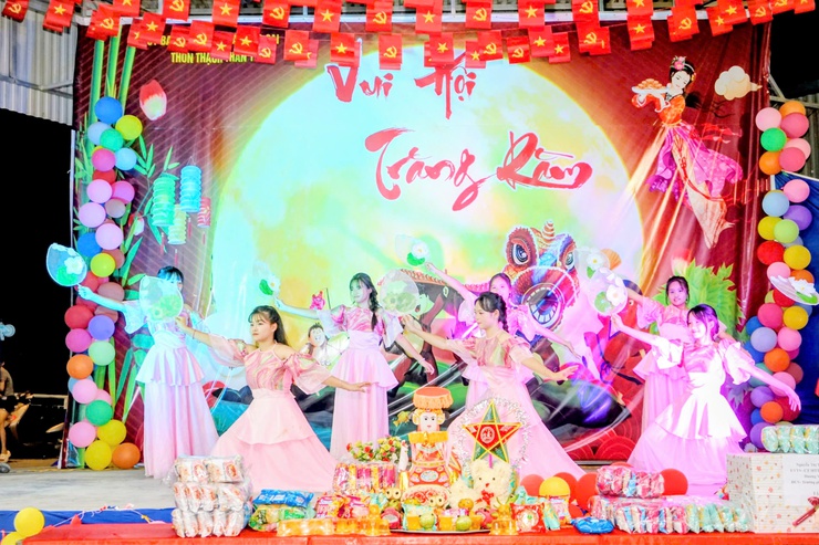 Thôn Thạch Thán 1 tưng bừng “Vui hội trăng rằm” – Đêm trăng đoàn viên, ấm tình quê hương- Ảnh 10.