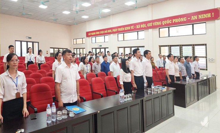 UBND XÃ NỘI BÀI TỔ CHỨC CHÀO CỜ ĐẦU THÁNG 10- Ảnh 1.