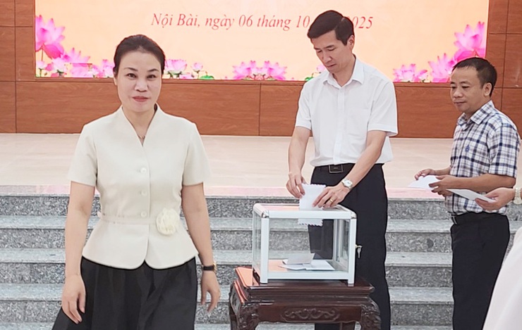 UBND XÃ NỘI BÀI TỔ CHỨC CHÀO CỜ ĐẦU THÁNG 10- Ảnh 7.