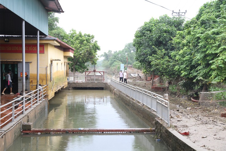 Phường Xuân Phương trang nghiêm thực hiện nghi lễ chào cờ đầu tháng 10 - Ảnh 9.