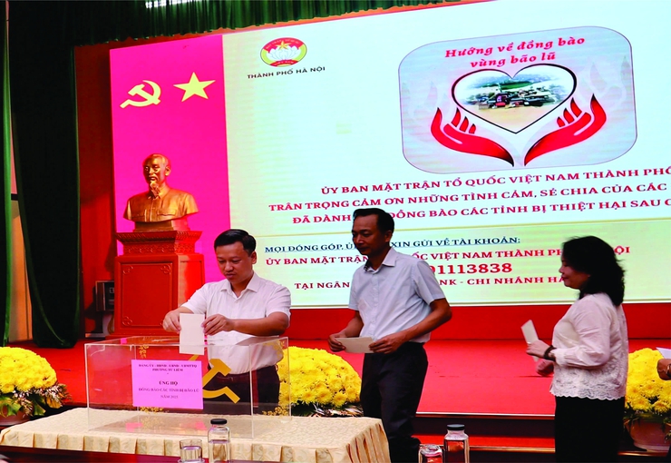 Phường Từ Liêm tổ chức lễ chào cờ tháng 10 năm 2025 và phát động ủng hộ đồng bào bị ảnh hưởng do bão số 10

- Ảnh 5.