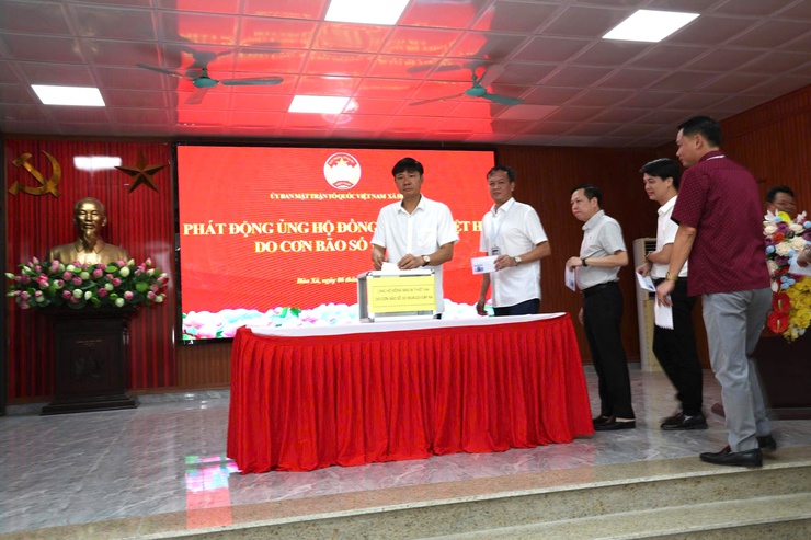ỦY BAN MTTQ XÃ HOÀ XÁ TỔ CHỨC PHÁT ĐỘNG ỦNG HỘ ĐỒNG BÀO BỊ THIỆT HẠI DO BÃO SỐ 10 (BUALOI) GÂY RA- Ảnh 2.