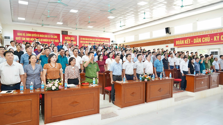 XÃ YÊN LÃNG KHAI MẠC VÀ PHÁT ĐỘNG TUẦN LỄ HƯỞNG ỨNG HỌC TẬP SUỐT ĐỜI VÀ HƯỞNG ỨNG NGÀY CHUYỂN ĐỔI SỐ QUỐC GIA 2025; KHEN THƯỞNG CÁC TẬP THỂ, CÁ NHÂN CÓ THÀNH TÍCH XUẤT SẮC- Ảnh 1.