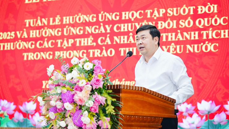 XÃ YÊN LÃNG KHAI MẠC VÀ PHÁT ĐỘNG TUẦN LỄ HƯỞNG ỨNG HỌC TẬP SUỐT ĐỜI VÀ HƯỞNG ỨNG NGÀY CHUYỂN ĐỔI SỐ QUỐC GIA 2025; KHEN THƯỞNG CÁC TẬP THỂ, CÁ NHÂN CÓ THÀNH TÍCH XUẤT SẮC- Ảnh 3.