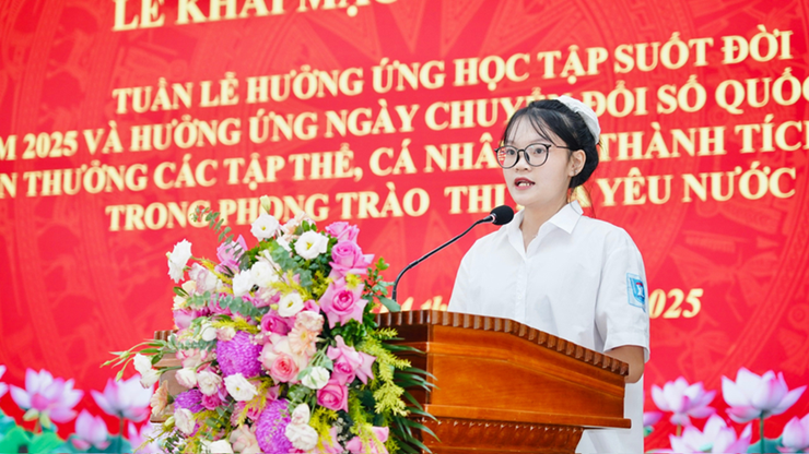 XÃ YÊN LÃNG KHAI MẠC VÀ PHÁT ĐỘNG TUẦN LỄ HƯỞNG ỨNG HỌC TẬP SUỐT ĐỜI VÀ HƯỞNG ỨNG NGÀY CHUYỂN ĐỔI SỐ QUỐC GIA 2025; KHEN THƯỞNG CÁC TẬP THỂ, CÁ NHÂN CÓ THÀNH TÍCH XUẤT SẮC- Ảnh 4.