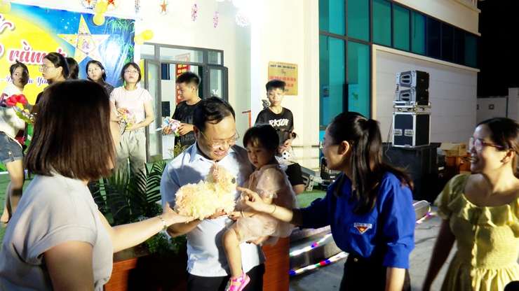 Ứng Hoà tổ chức Tết Trung thu năm 2025 vui tươi, an toàn và ý nghĩa cho trẻ em- Ảnh 6.